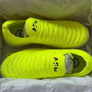 APL Womens Techloom Wave shoes in Energy/Black/White 8.5